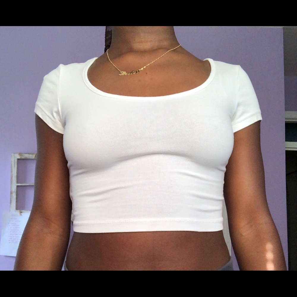 WHITE CROP TOP